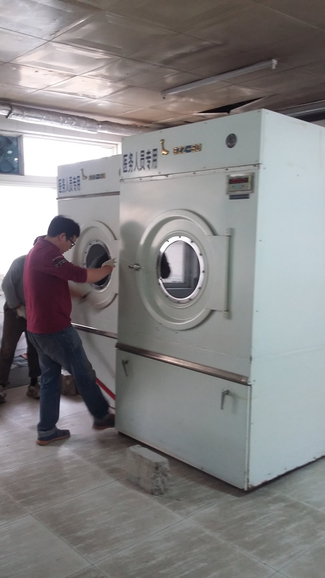 中醫(yī)院洗衣設備.jpg